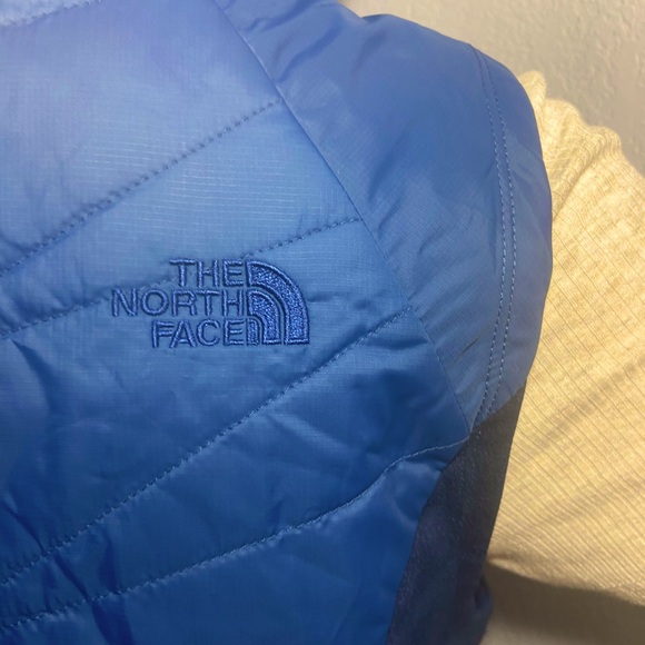 North face flash dry vest with hood and full zipper for women - Picture 12 of 13